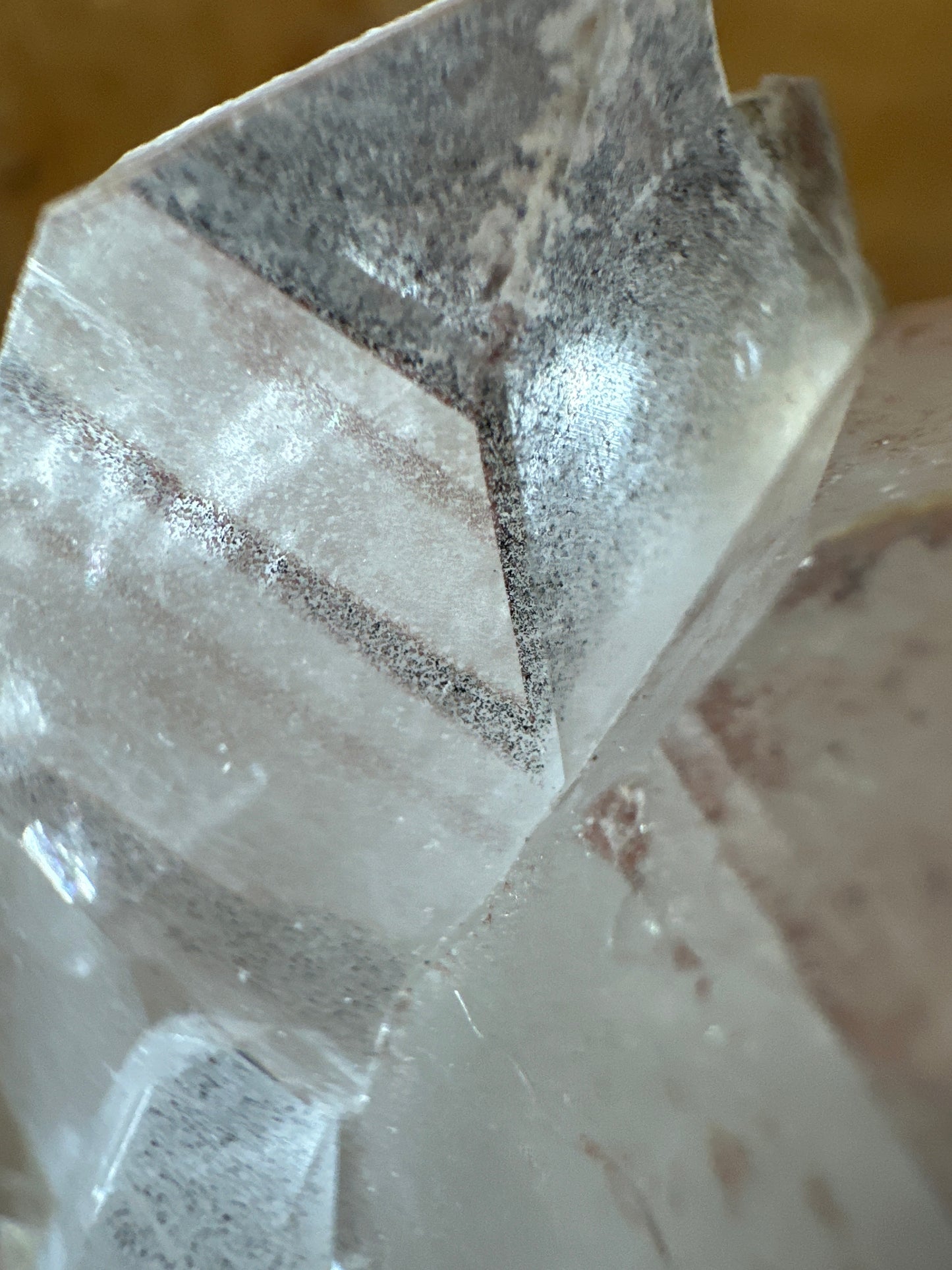 Quartz~pink and black lithium