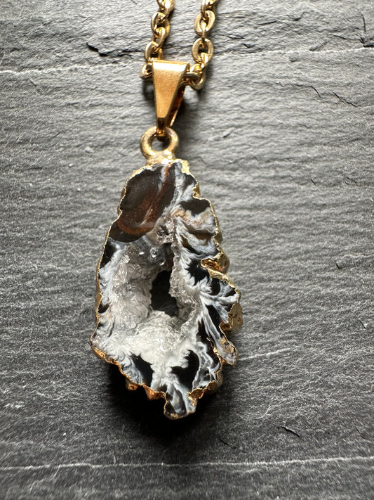 Geode pendant necklace